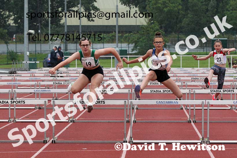 Women and Girls hurdles, 2021 North Eastern Track and Field Champs., Middesbrough. Photo: David T. Hewitson/Sports for All Pics